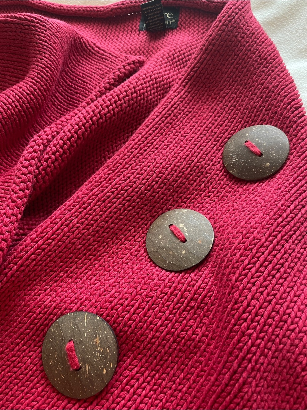 Pure Handknit Raspberry Shawl with three coconut buttons for asymmetrical stylin - Picture 3 of 4